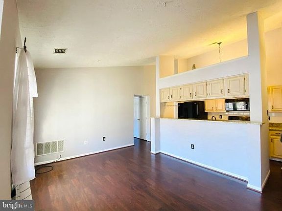 4th image of 13107 Briarcliff Ter #2-211