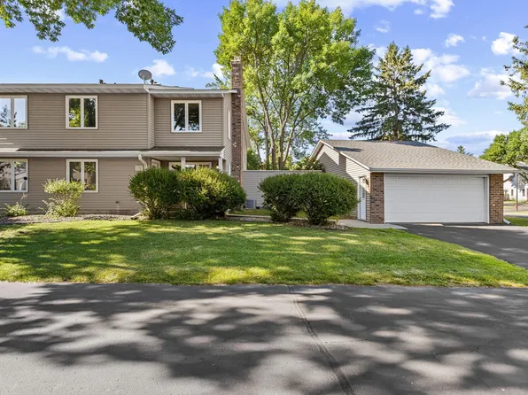 9390 Ranchview Ln N, Maple Grove, MN 55369