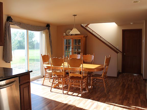 Eating area off kitchen