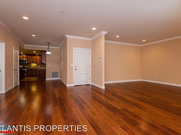 4th image of 659 S 8th St Unit 201