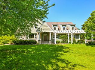 153 Lakeview Ln, Wayzata, MN 55391