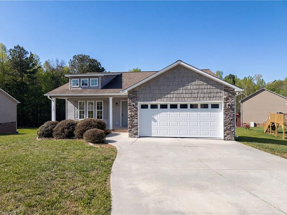 1st image of 224 Santa Fe Cir