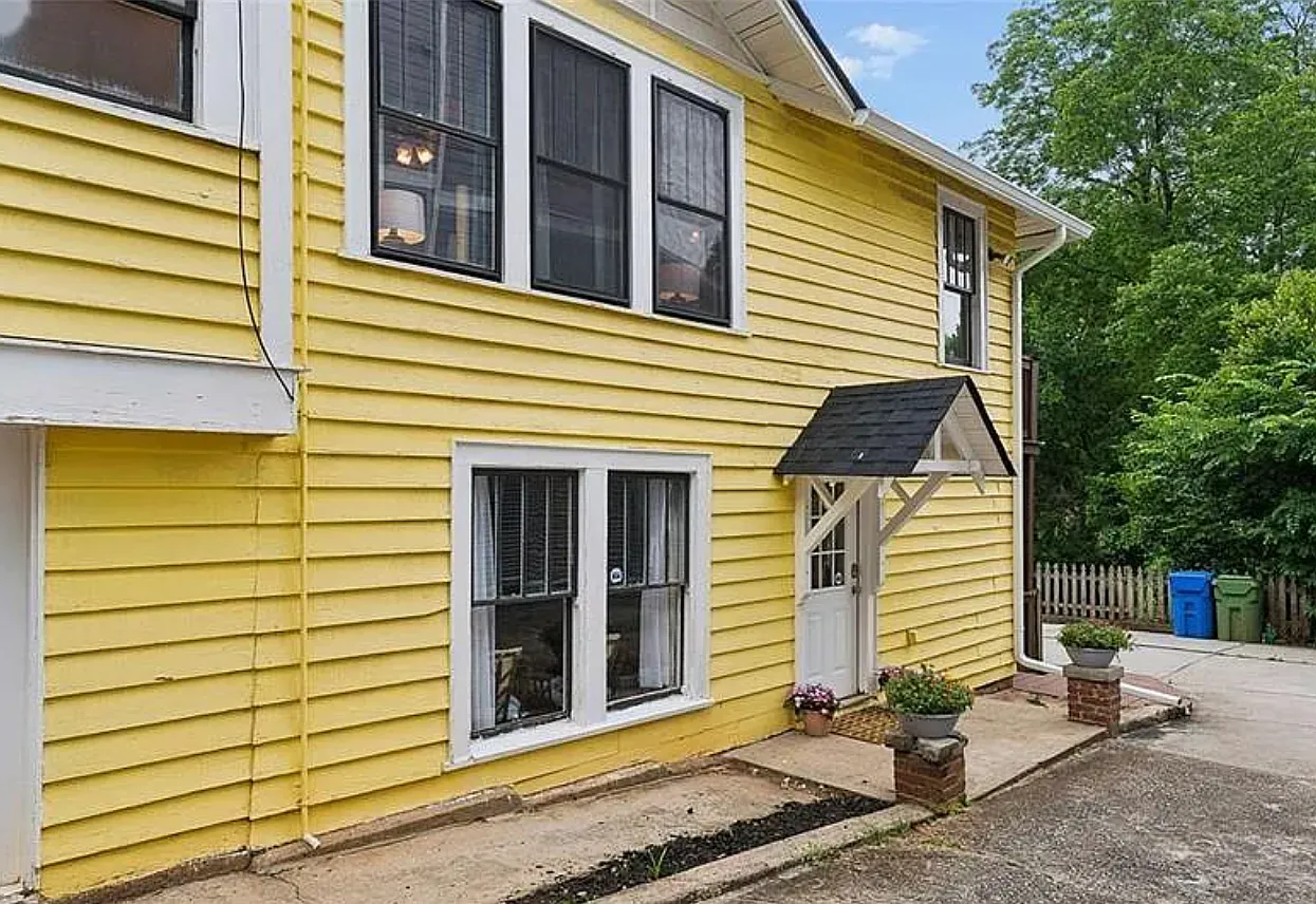 15 Branham St NE — Photo 4