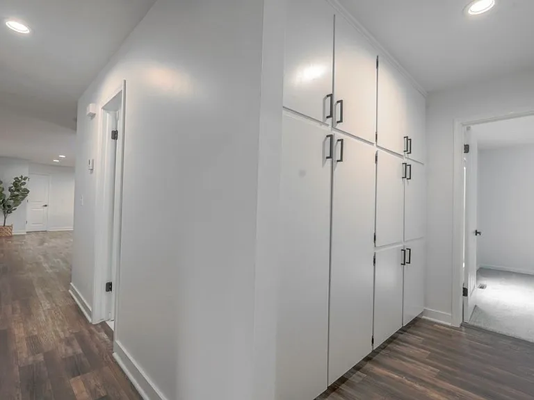 104 N Burr Oak Rd — Photo 23
