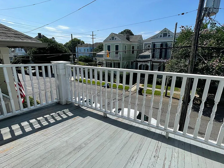 4311 Prytania St #4 — Photo 9