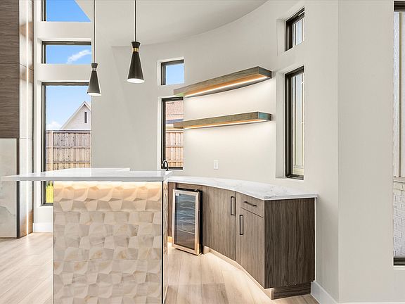 5th image of 2025 Nichole Blvd