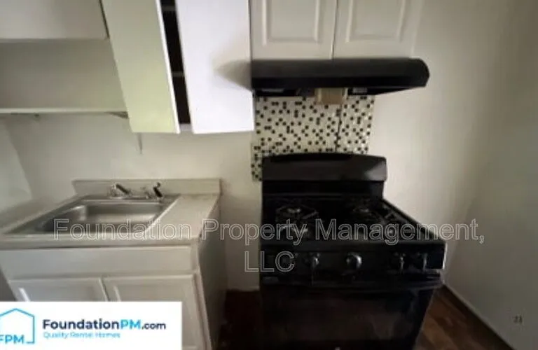 1277 Airways Blvd #2 — Photo 3