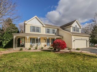 975 Pember Cir, Dundee, IL 60118