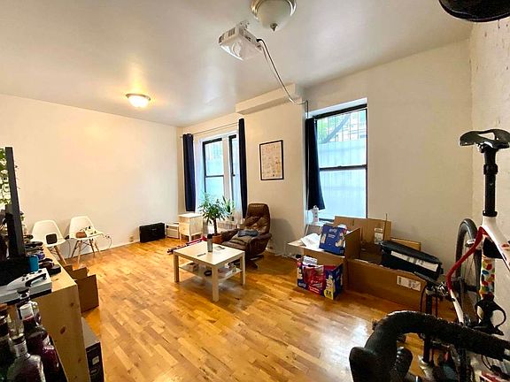 2nd image of 311 W 94th St APT 1D
