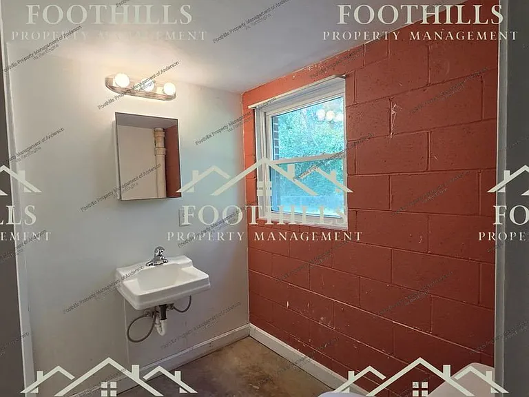 605 River Rd — Photo 17