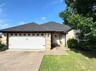 1800 W Spanish Trail Dr, Granbury, TX 76048