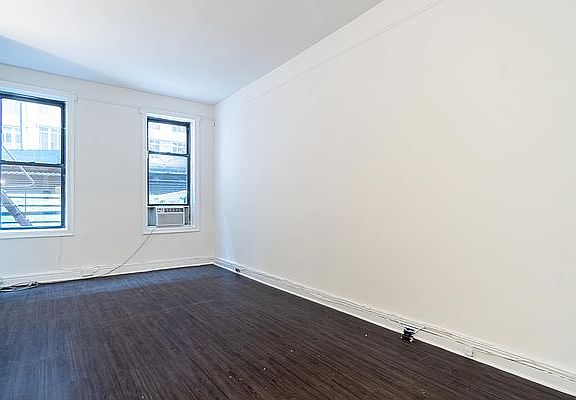 4th image of 231 E 34th St APT 2D