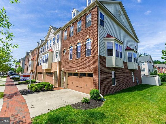 2nd image of 2121 Congresbury Pl