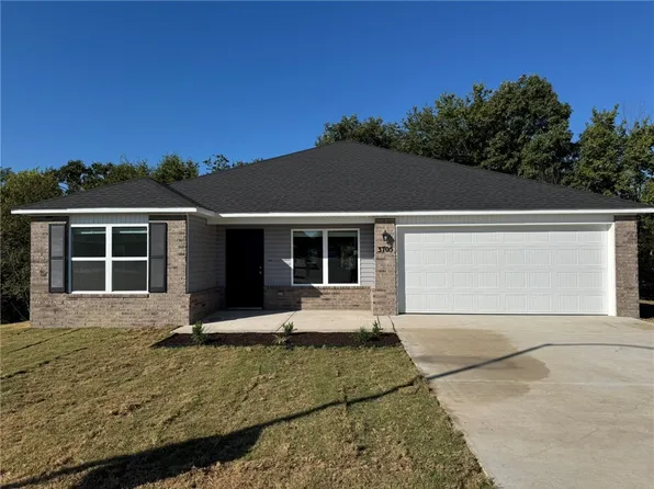 3705 N Carmine Dr, Siloam Springs, AR 72761