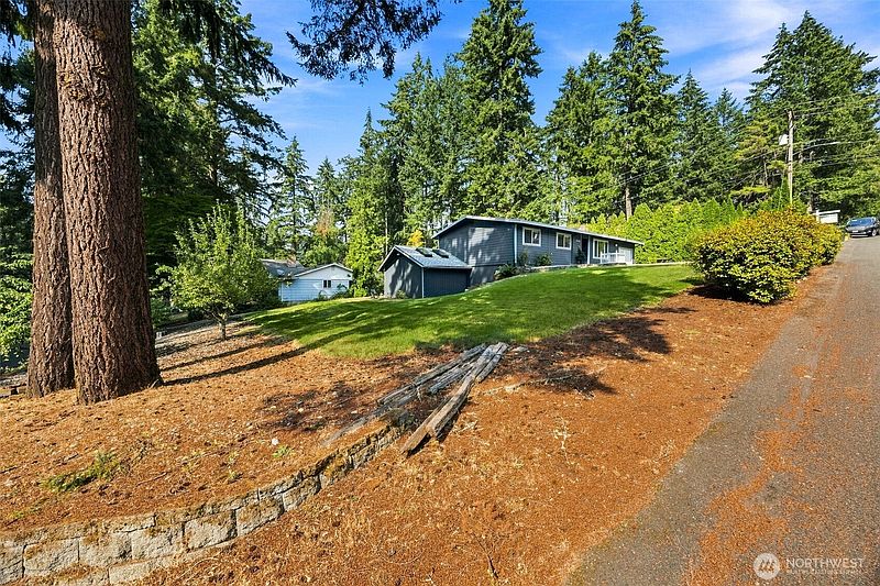 4th image of 6811 82nd Street SW