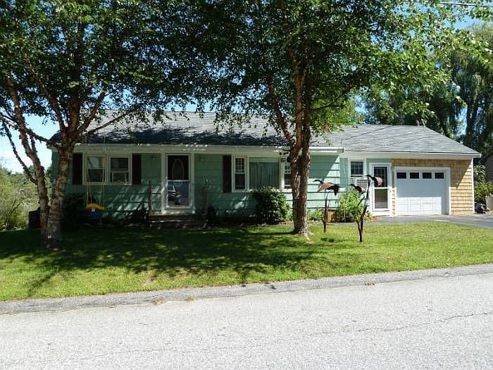 11 Pleasant Avenue