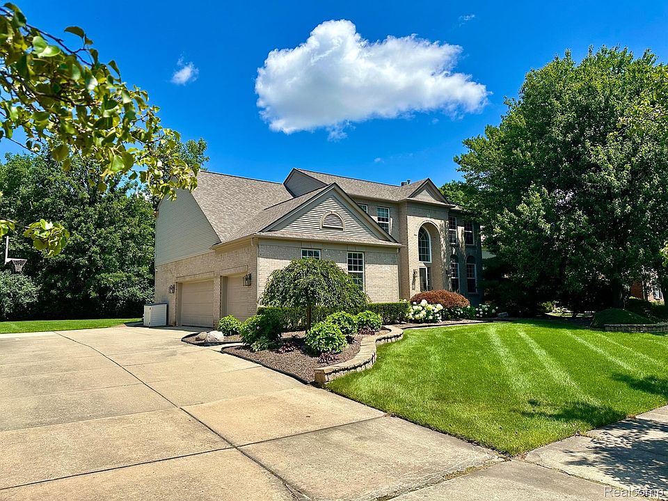 1st image of 48798 Manhattan Cir