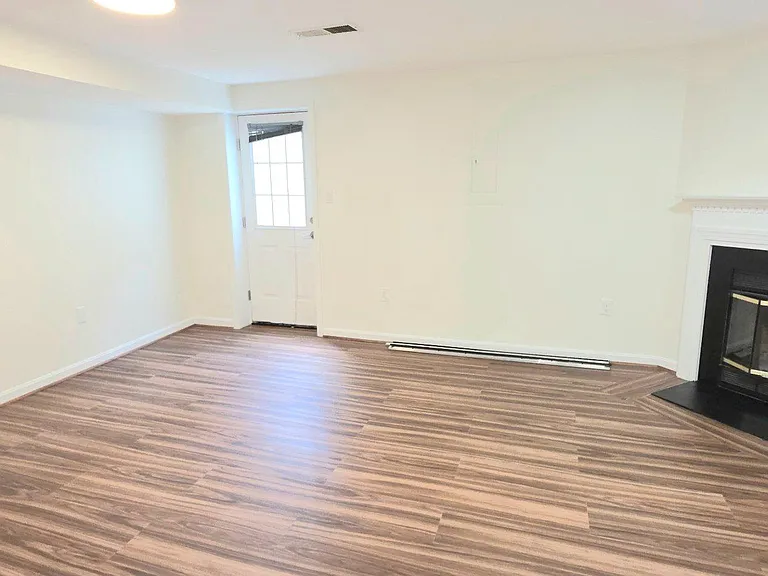 6008 Raina Dr — Photo 30