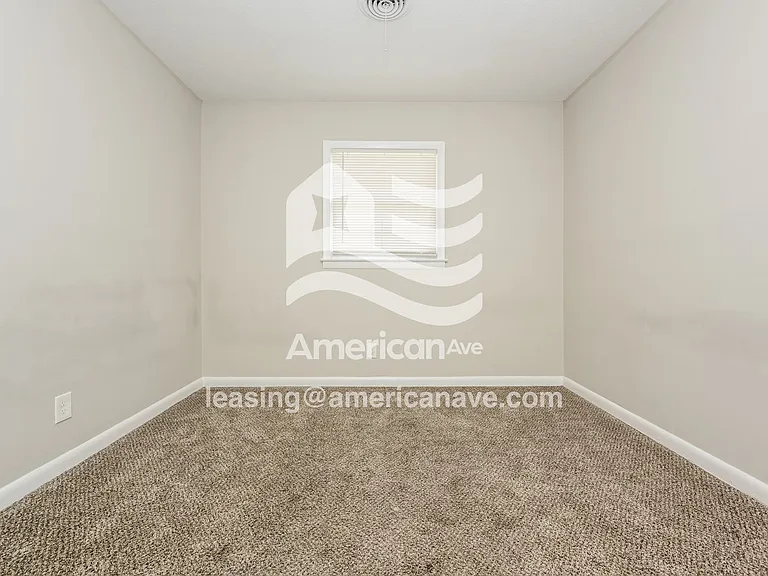 181142_011_bedroom_12962848.jpg