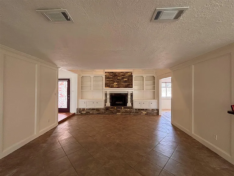 20610 Shillington Ct — Photo 2