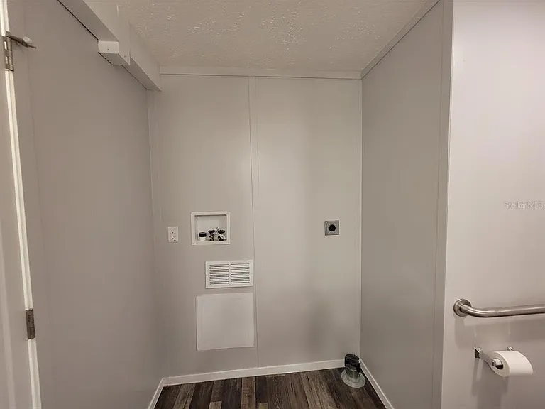 5700 Holiday Park Blvd — Photo 18