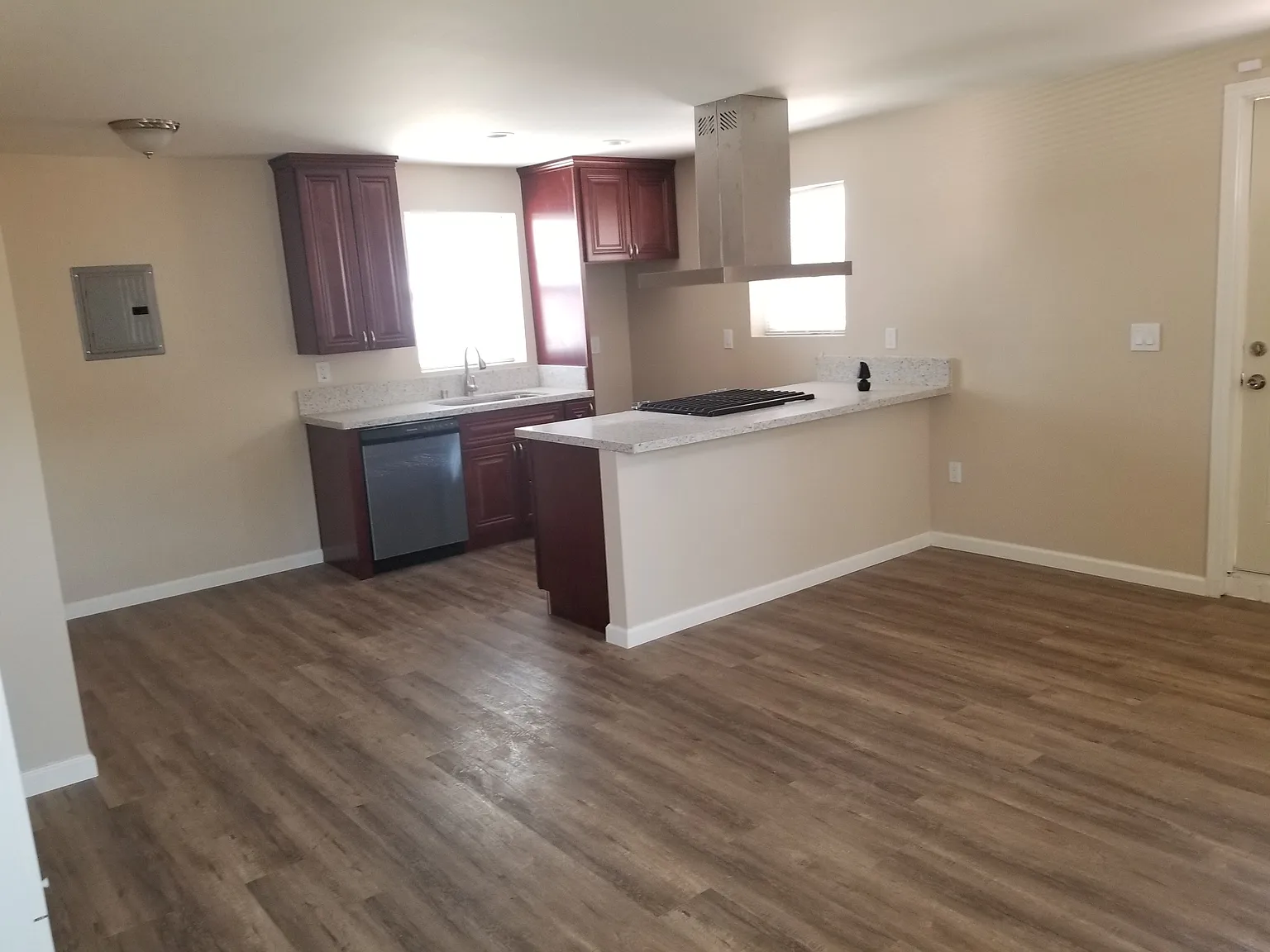 2 bed, 1000 sqft, $2,690 — Photo 1