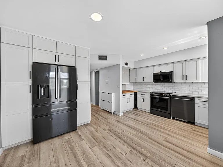 505 NE 20th Ave #209 — Photo 6