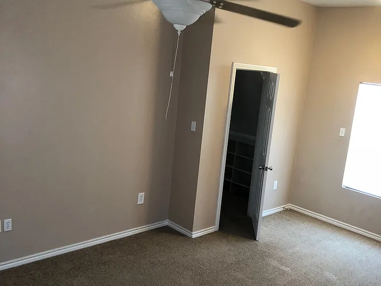 4122 Drake St — Photo 22