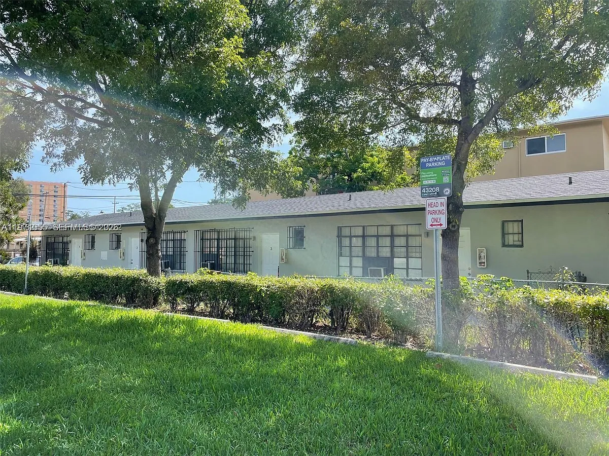 Building Photo - 1346 NW 6th St #4