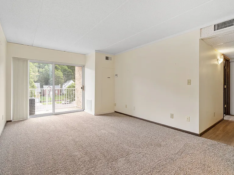 River Bluff Apartments — Photo 15