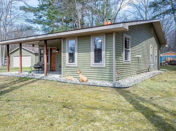 4191 S Lake Dr, Beaverton, MI 48612