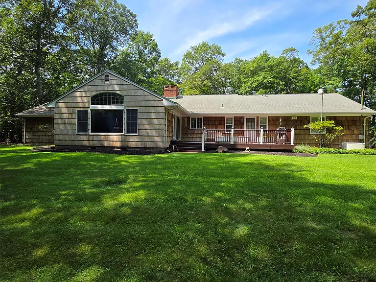9 Cliff Rd — Photo 1