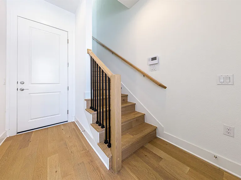 1201 Shore District Dr — Photo 4