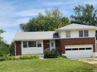 843 Roach St, Salina, KS 67401