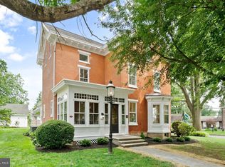 132 W Oakland Ave, Doylestown, PA 18901