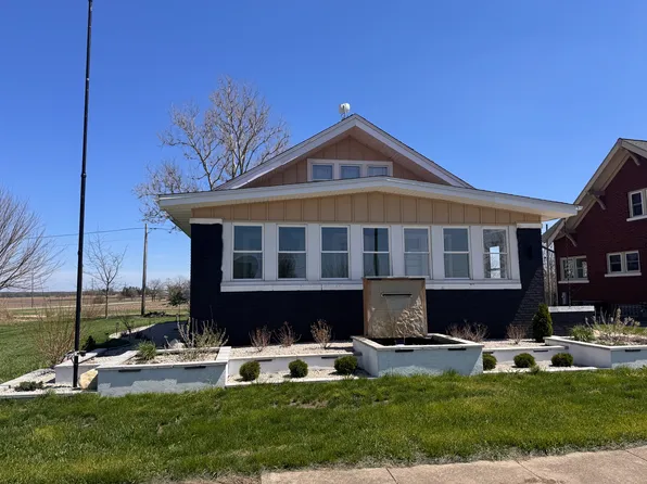 32462 White St, Kirkland, IL 60146