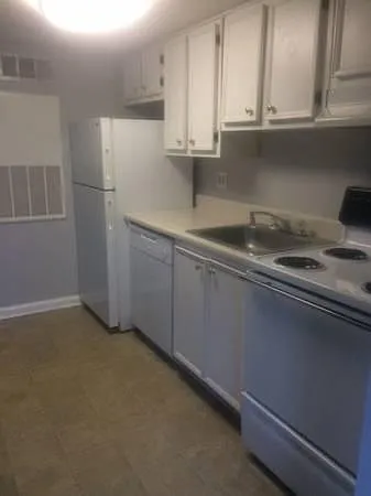 722 Holmes St NW APT B photo 1