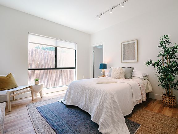 4th image of 1033 N Coronado St #1037