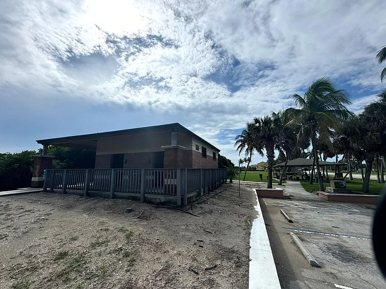 1115 S Ocean Dr #3 — Photo 34