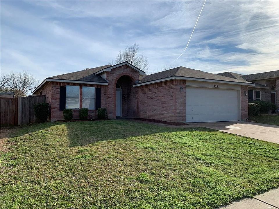 1st image of 812 Engleside Dr