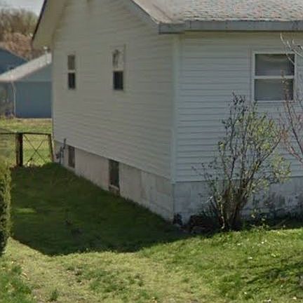 3rd image of 3016 Buxton Ave