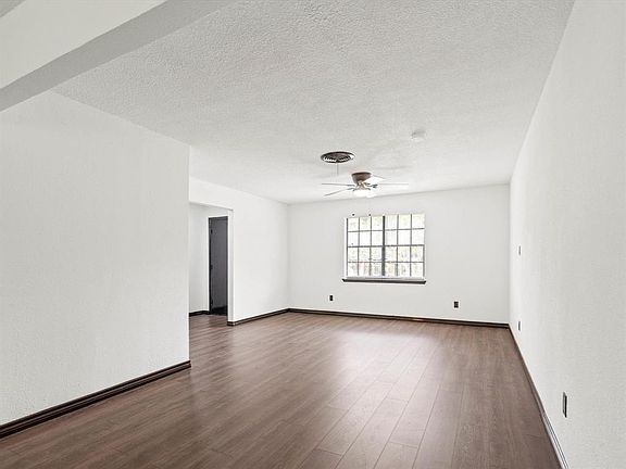 5th image of 6133 Walraven Cir