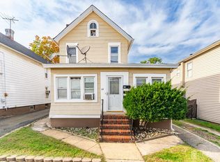 17 George St, South River, NJ 08882