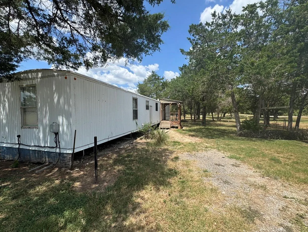 2 bed, 1.0 bath, 1000 sqft, $1,200 — Photo 3
