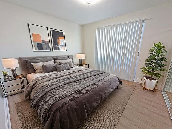 5th image of 922 N Croft Ave APT 101