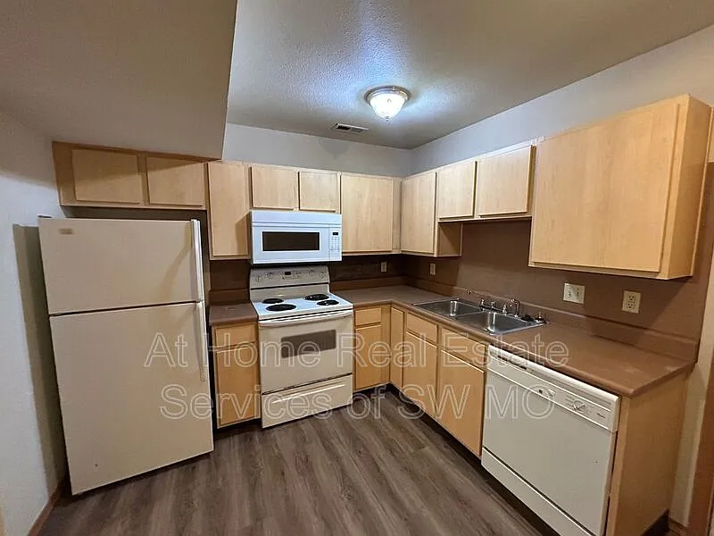 1408 W Frosty Dr #3