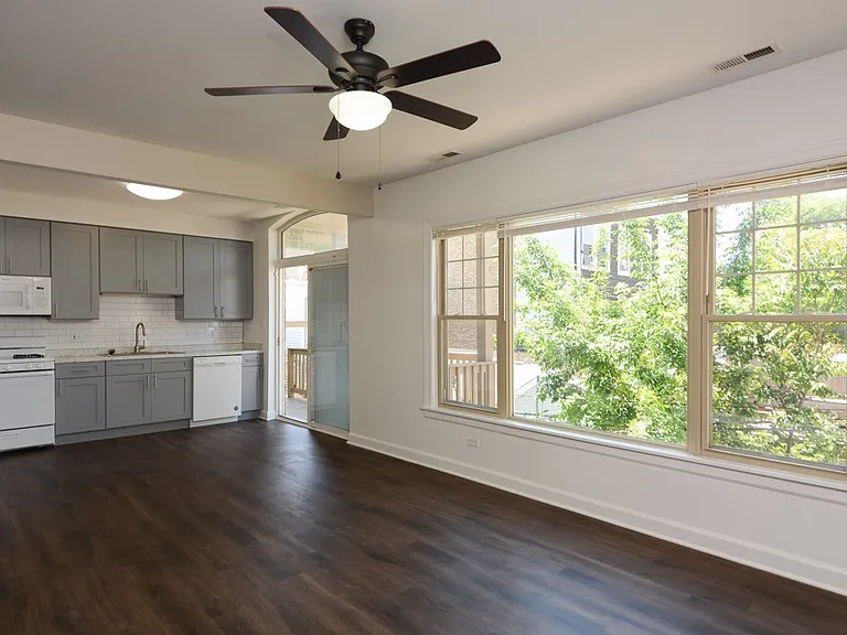 5208 N Sawyer Ave #3 — Photo 9