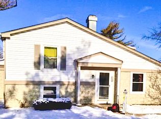 2136 N Ginger Cir, Palatine, IL 60074
