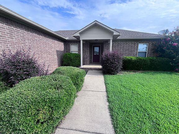 2nd image of 20 Magnolia Dr