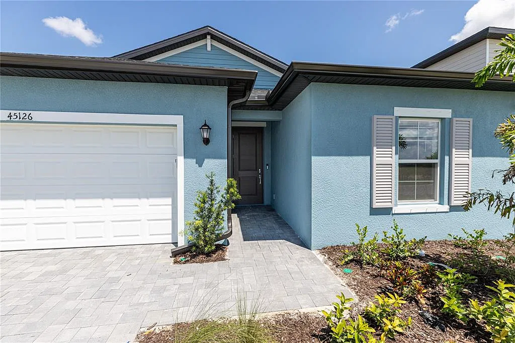 4 bed, 3.0 bath, 1933 sqft, $2,650 — Photo 3